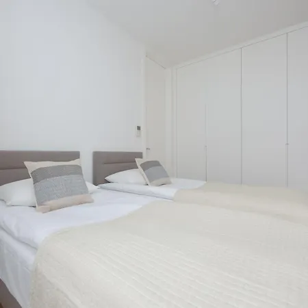 Mokotow Luxury With Parking Air Conditioning By Renters Prestige * Varşova
